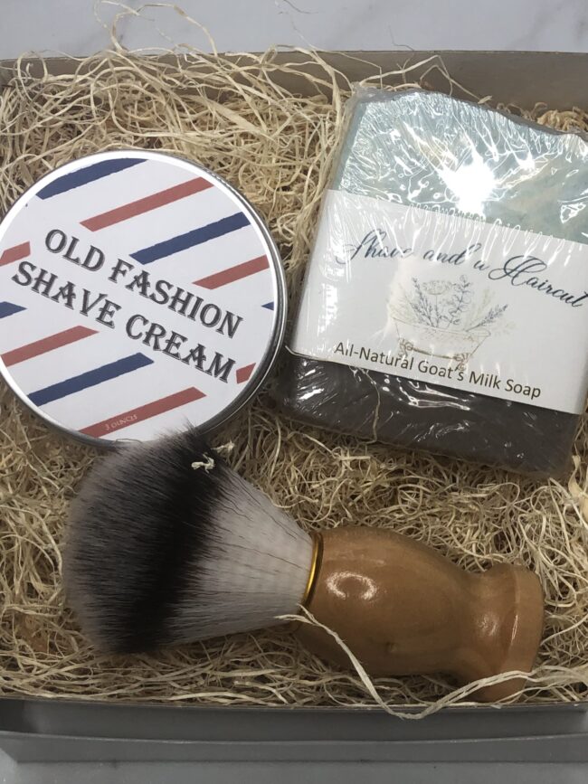 Shaving cream and brush gift set Shaving cream and brush gift set